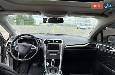 Седан Ford Fusion 2015 в 