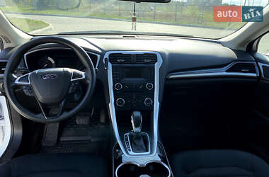 Седан Ford Fusion 2014 в 