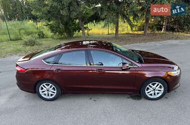 Седан Ford Fusion 2014 в 