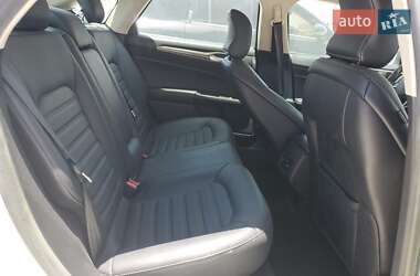 Седан Ford Fusion 2018 в 