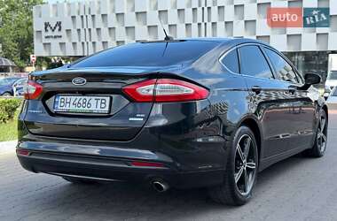 Седан Ford Fusion 2015 в 