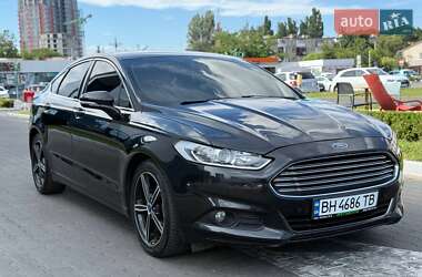 Седан Ford Fusion 2015 в 