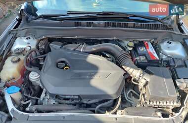 Седан Ford Fusion 2013 в 