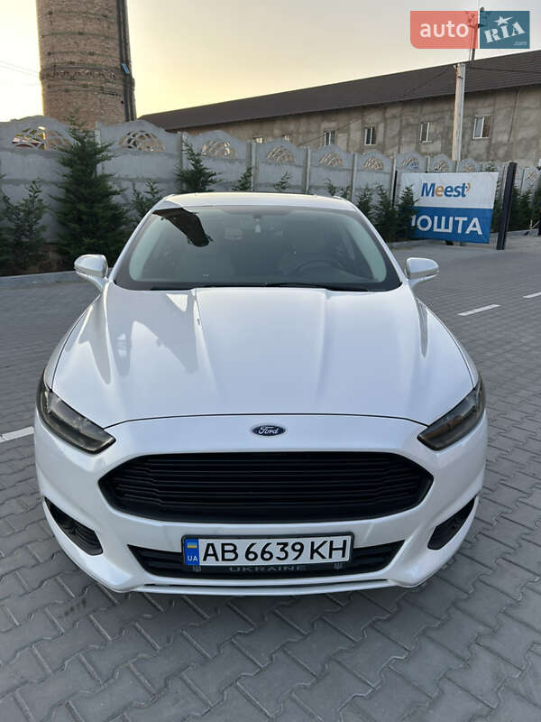 Седан Ford Fusion 2013 в 