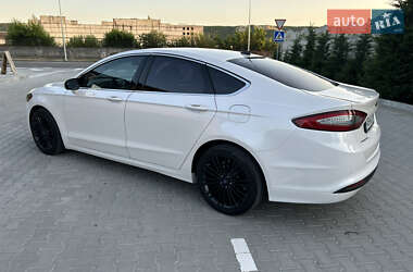 Седан Ford Fusion 2013 в 