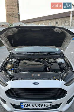 Седан Ford Fusion 2013 в 