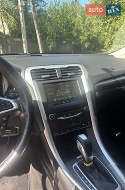 Седан Ford Fusion 2014 в 