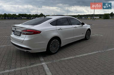 Седан Ford Fusion 2016 в 