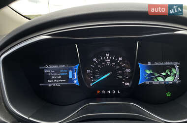 Седан Ford Fusion 2016 в 