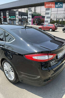 Седан Ford Fusion 2015 в 