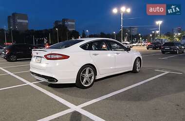 Седан Ford Fusion 2015 в 