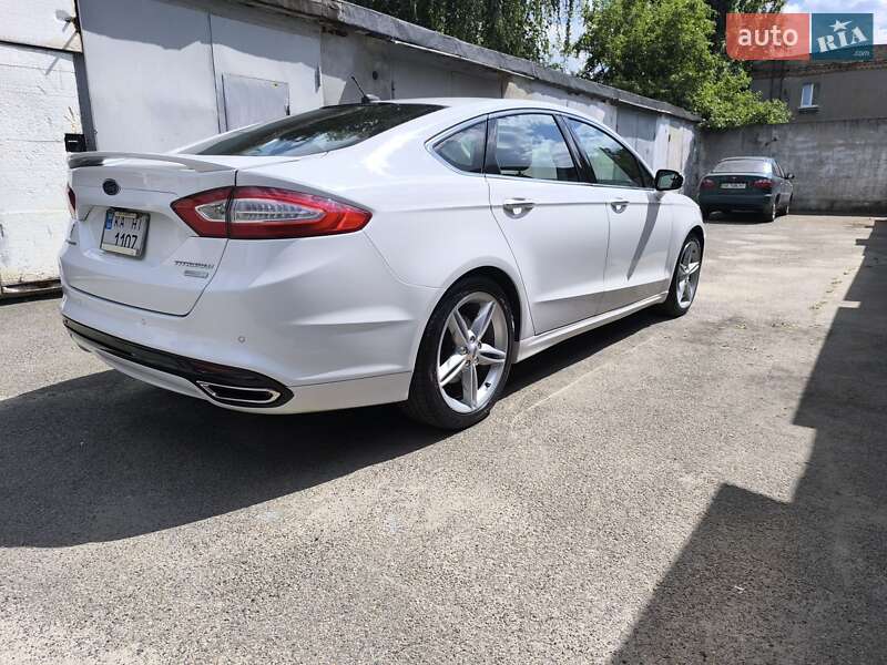 Седан Ford Fusion 2015 в Києві
