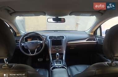 Седан Ford Fusion 2015 в 