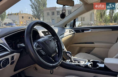 Седан Ford Fusion 2013 в 