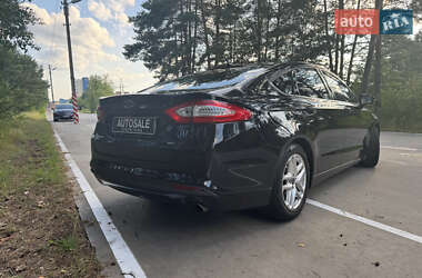 Седан Ford Fusion 2012 в 
