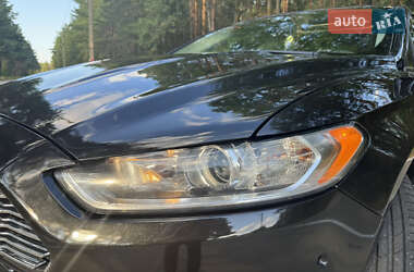 Седан Ford Fusion 2012 в 