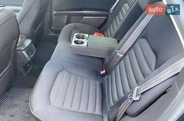 Седан Ford Fusion 2013 в 