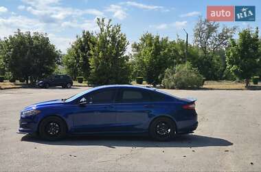 Седан Ford Fusion 2015 в 