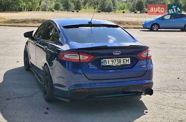 Седан Ford Fusion 2015 в 
