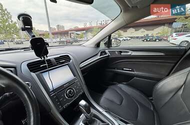Седан Ford Fusion 2013 в 