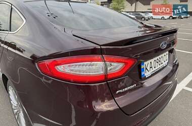 Седан Ford Fusion 2013 в 