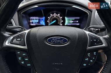Седан Ford Fusion 2013 в 