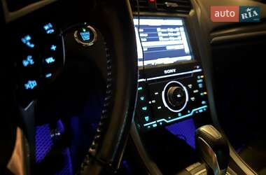 Седан Ford Fusion 2013 в 