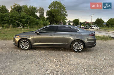 Седан Ford Fusion 2017 в 