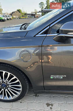 Седан Ford Fusion 2017 в 