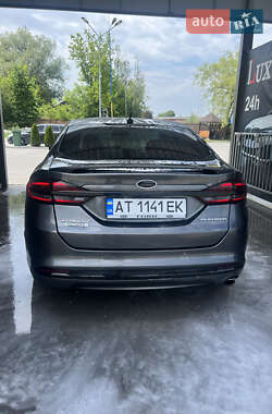 Седан Ford Fusion 2017 в 