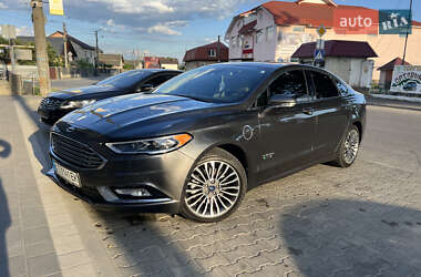 Седан Ford Fusion 2017 в 