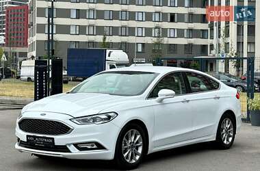 Седан Ford Fusion 2016 в 