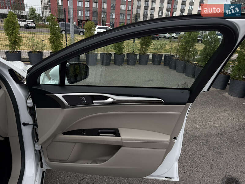Седан Ford Fusion 2016 в Києві