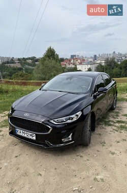Седан Ford Fusion 2018 в 