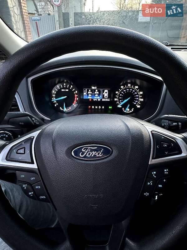 Седан Ford Fusion 2016 в Києві