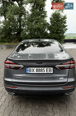 Седан Ford Fusion 2019 в 