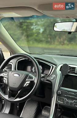 Седан Ford Fusion 2019 в 