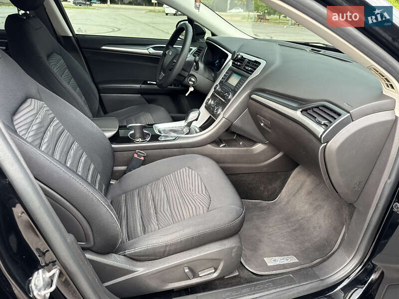 Седан Ford Fusion 2015 в Запоріжжі