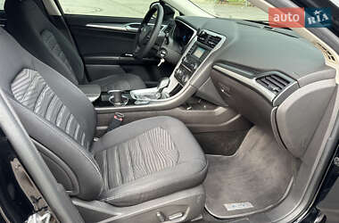 Седан Ford Fusion 2015 в 