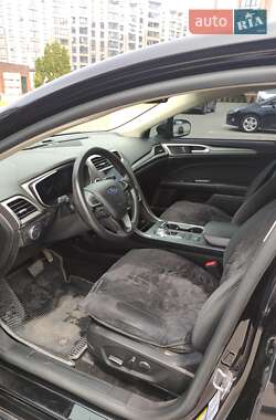 Седан Ford Fusion 2019 в 