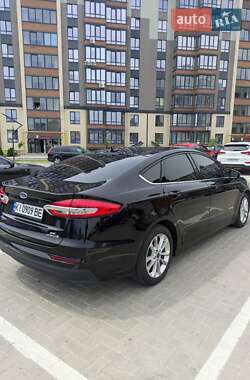 Седан Ford Fusion 2019 в 