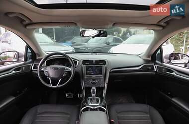 Седан Ford Fusion 2012 в 