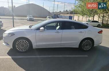 Седан Ford Fusion 2016 в 