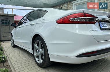 Седан Ford Fusion 2016 в 