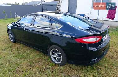 Седан Ford Fusion 2015 в 
