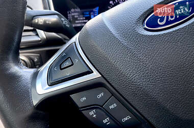 Седан Ford Fusion 2015 в 