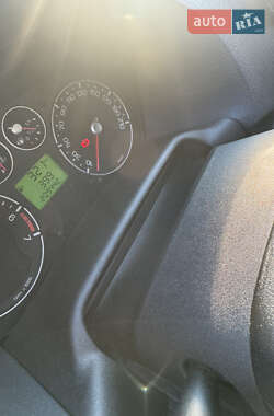 Хэтчбек Ford Fusion 2011 в 
