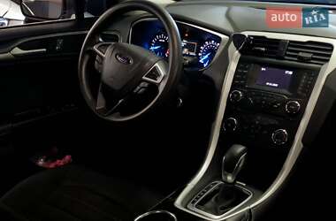 Седан Ford Fusion 2014 в 