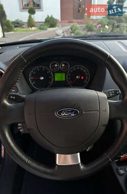 Хэтчбек Ford Fusion 2011 в 