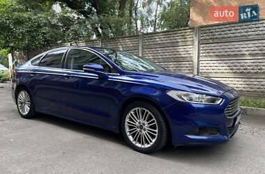 Седан Ford Fusion 2015 в 